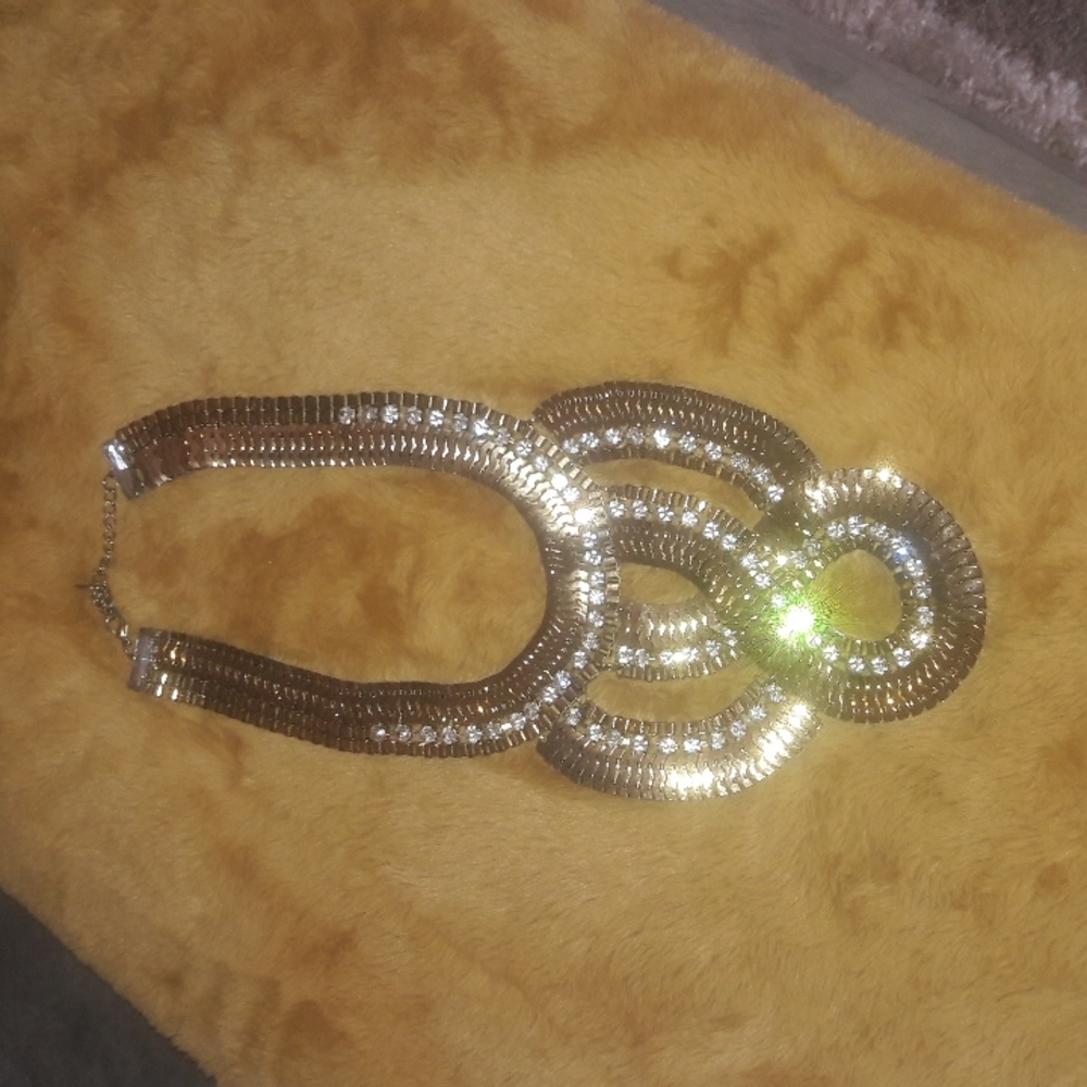 Ladies jewelry